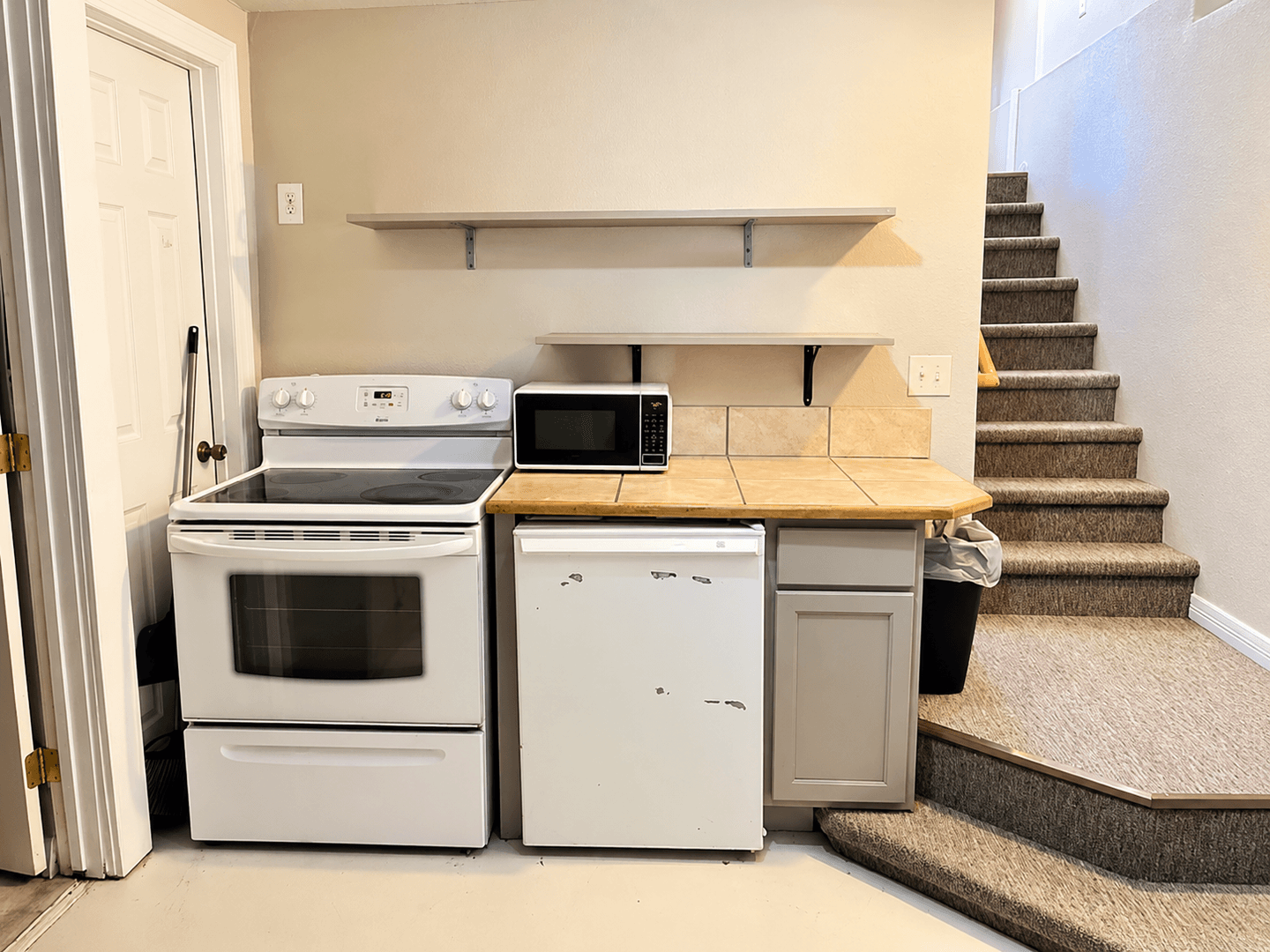 Billings Apartment: 1923 8th Ave.