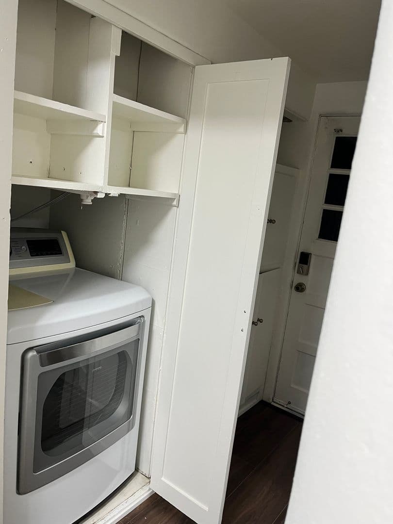 Billings House: 1038 Lewis Ave