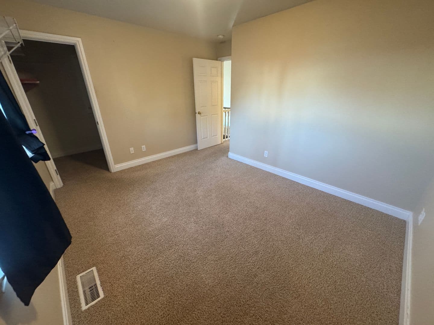 Billings Apartment: Country Manor Blvd