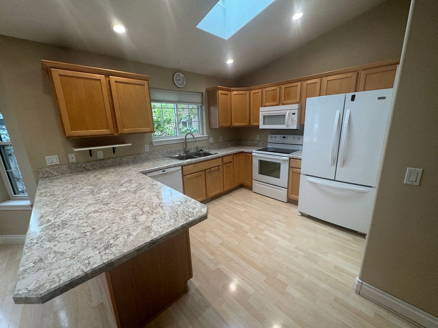 Billings Apartment: Country Manor Blvd