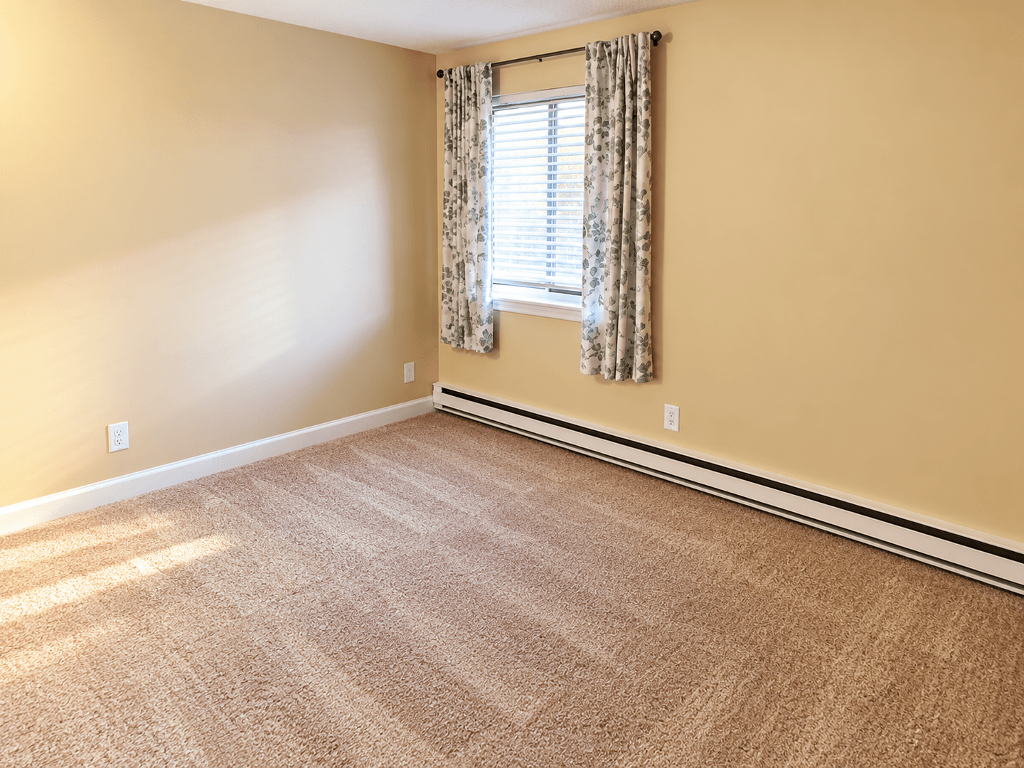 Billings Apartment: 300 N 25th Street