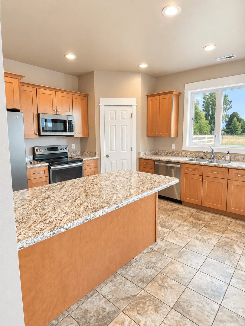 Billings House: 2148 Walter Rd