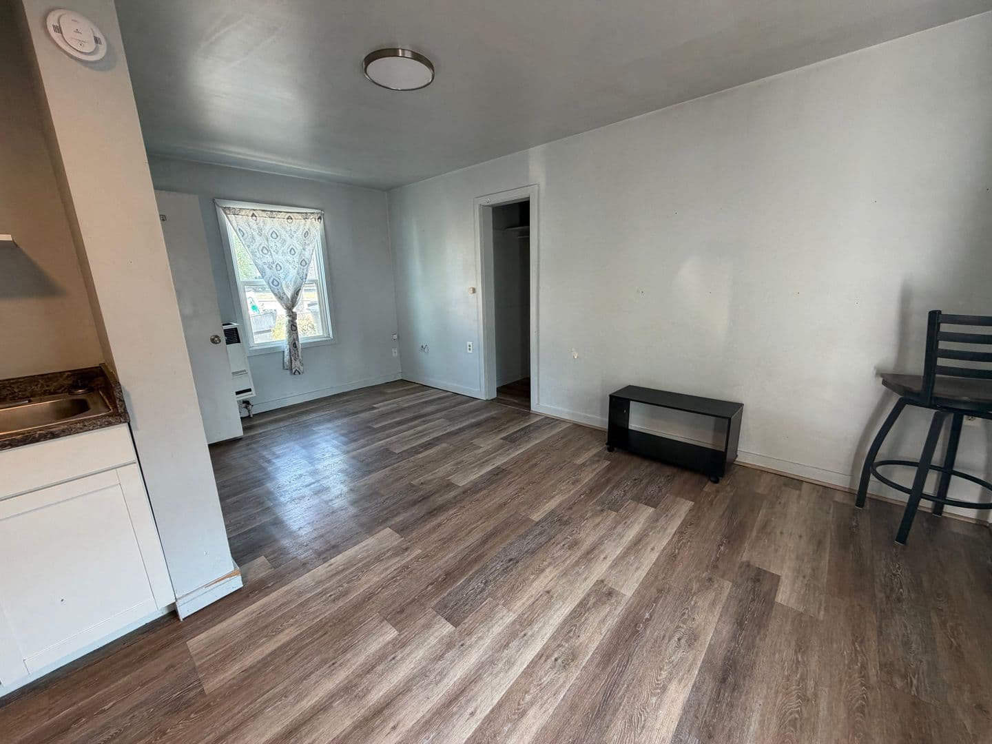 Laurel Apartment: 1403 East Main Street