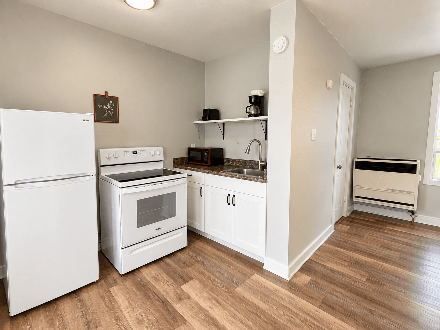 Laurel Apartment: 1403 East Main Street