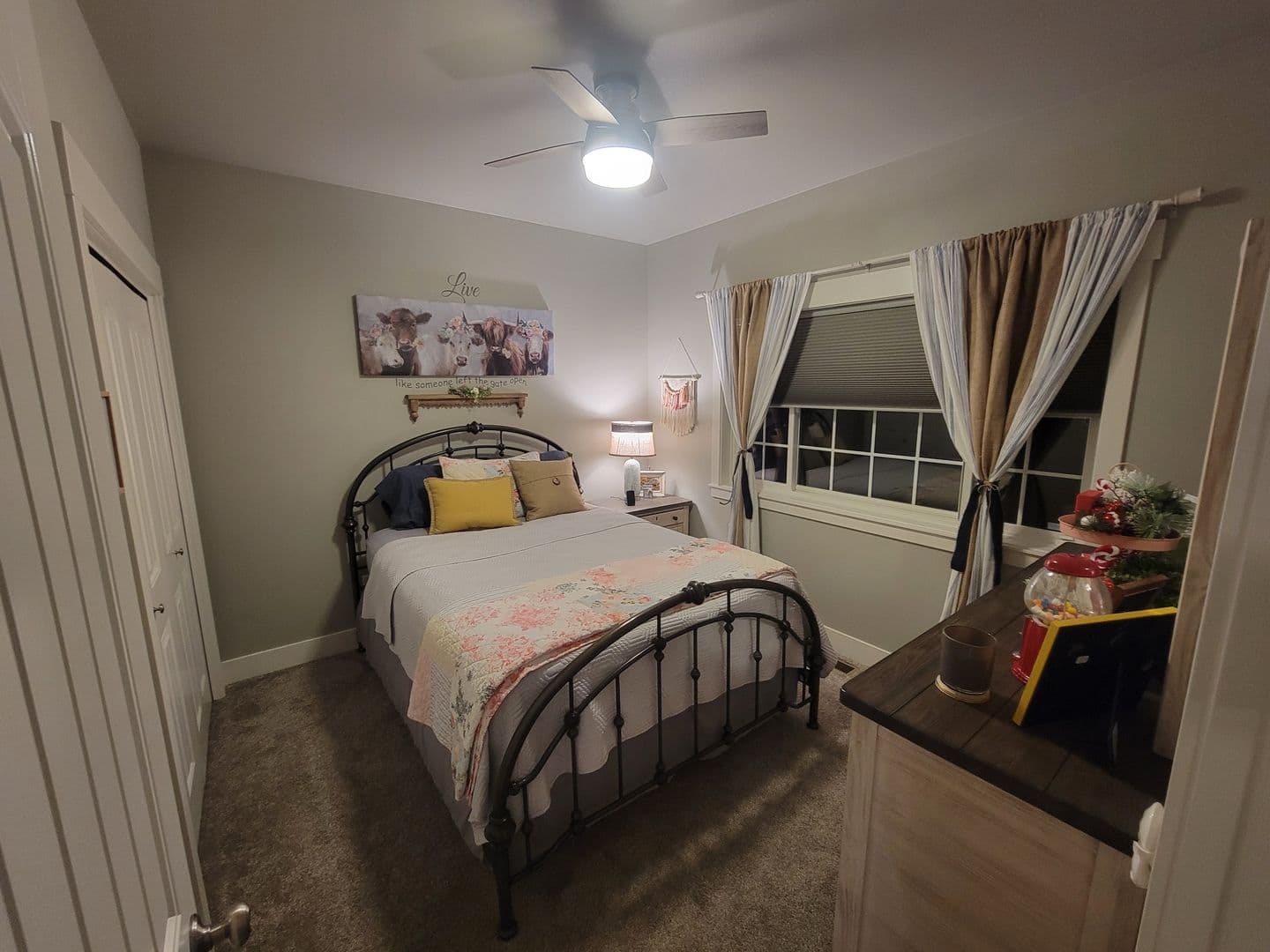 Billings House: 1645 Island View Drive