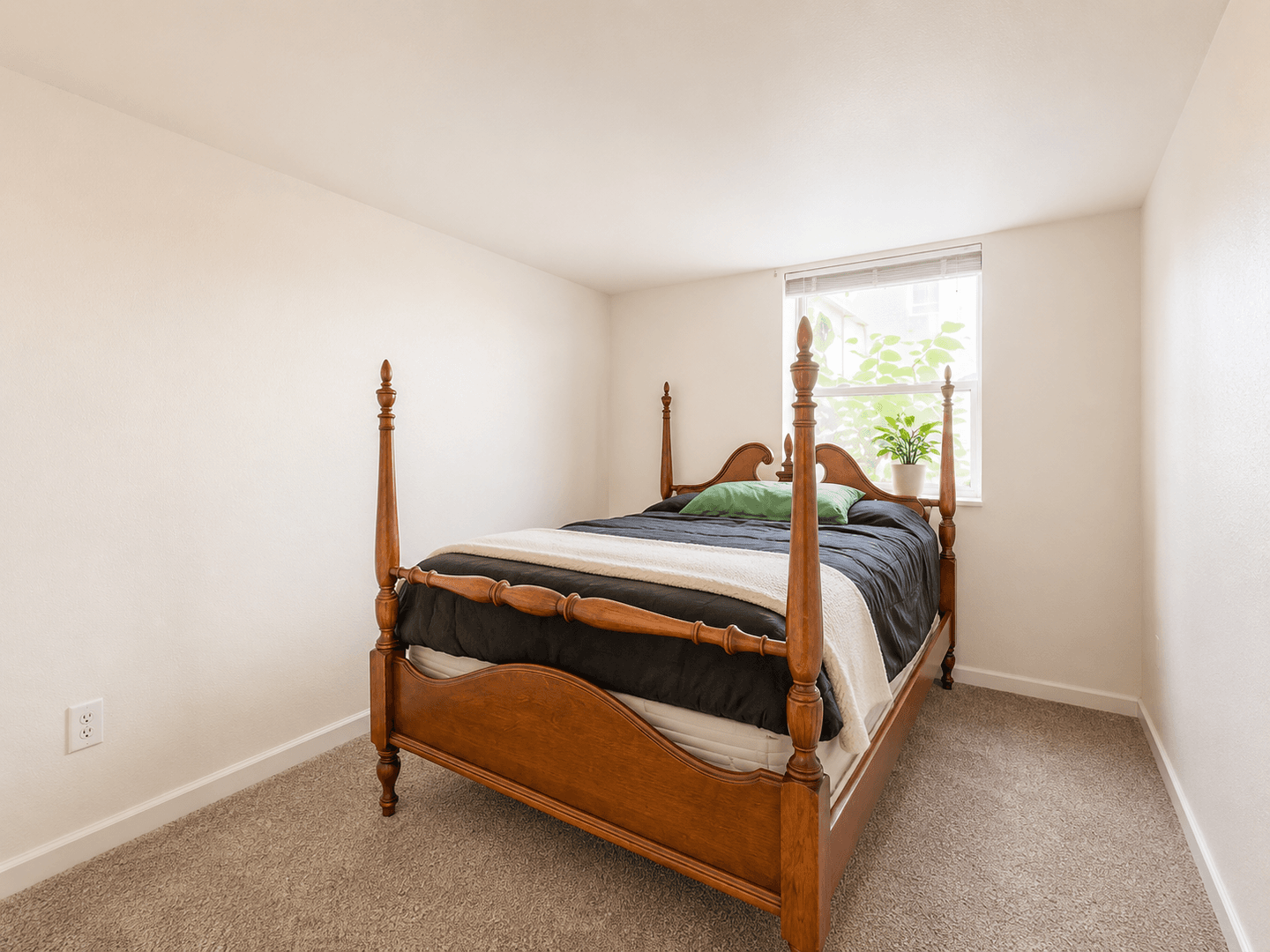 Billings Apartment: 21 Grand Avenue