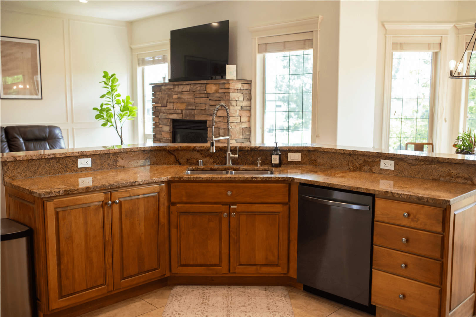 Billings House: 6246 Ironwood Drive