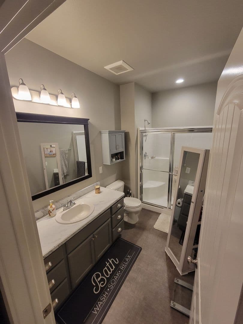 Billings House: 1645 Island View Drive