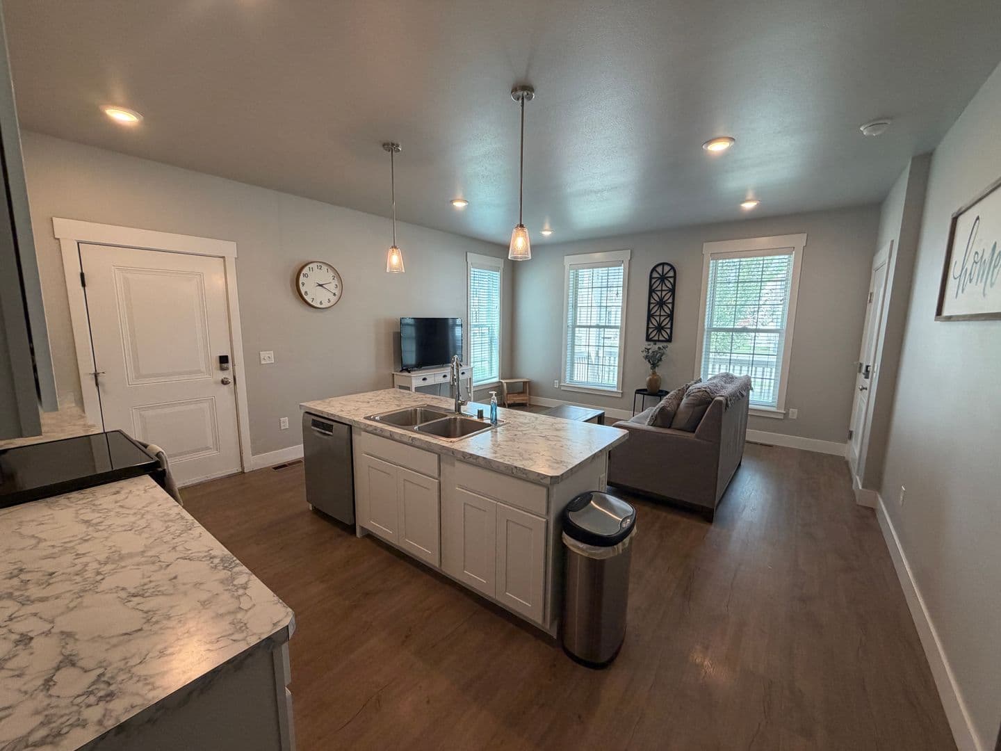 Billings Apartment: 6120 Elysian Rd.