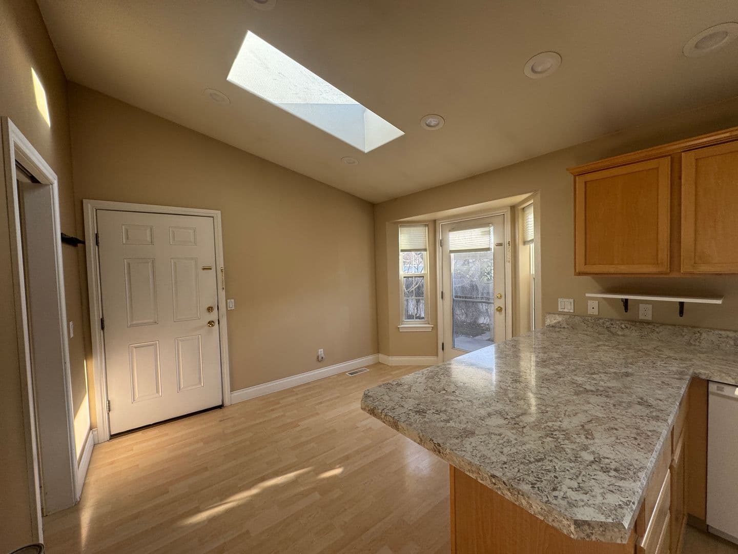 Billings Apartment: Country Manor Blvd