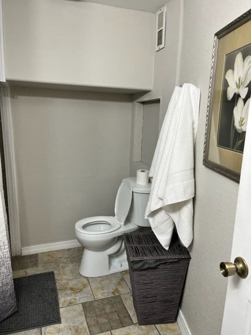 Billings Apartment: 1923 8th Ave.