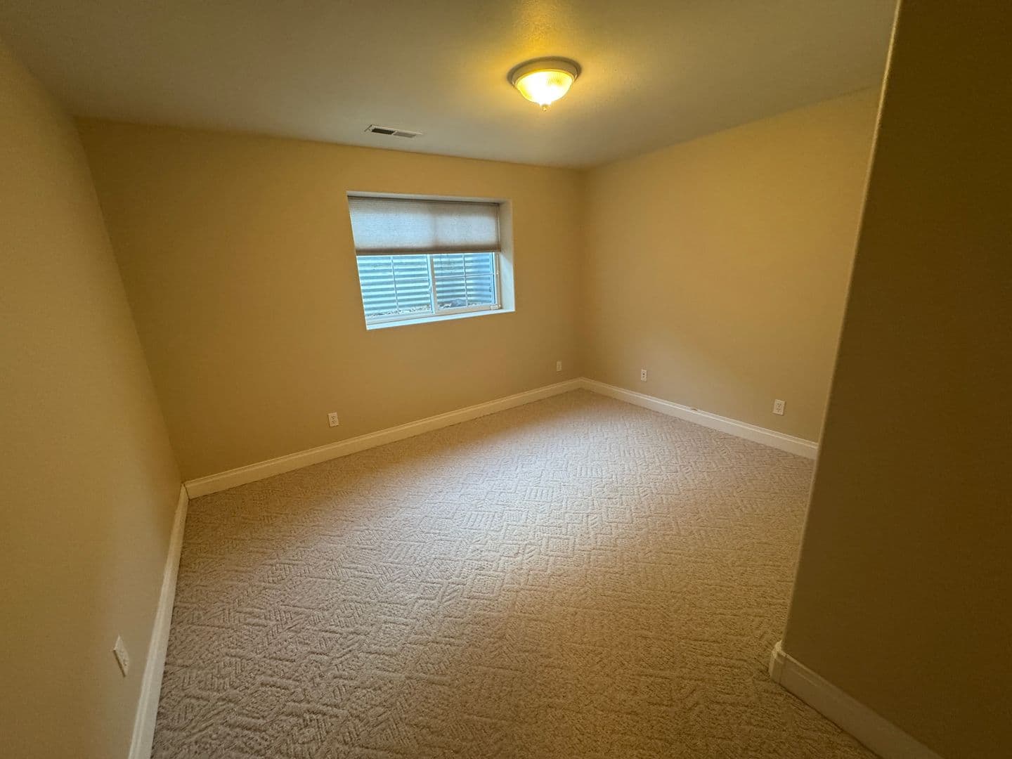 Billings Apartment: Country Manor Blvd