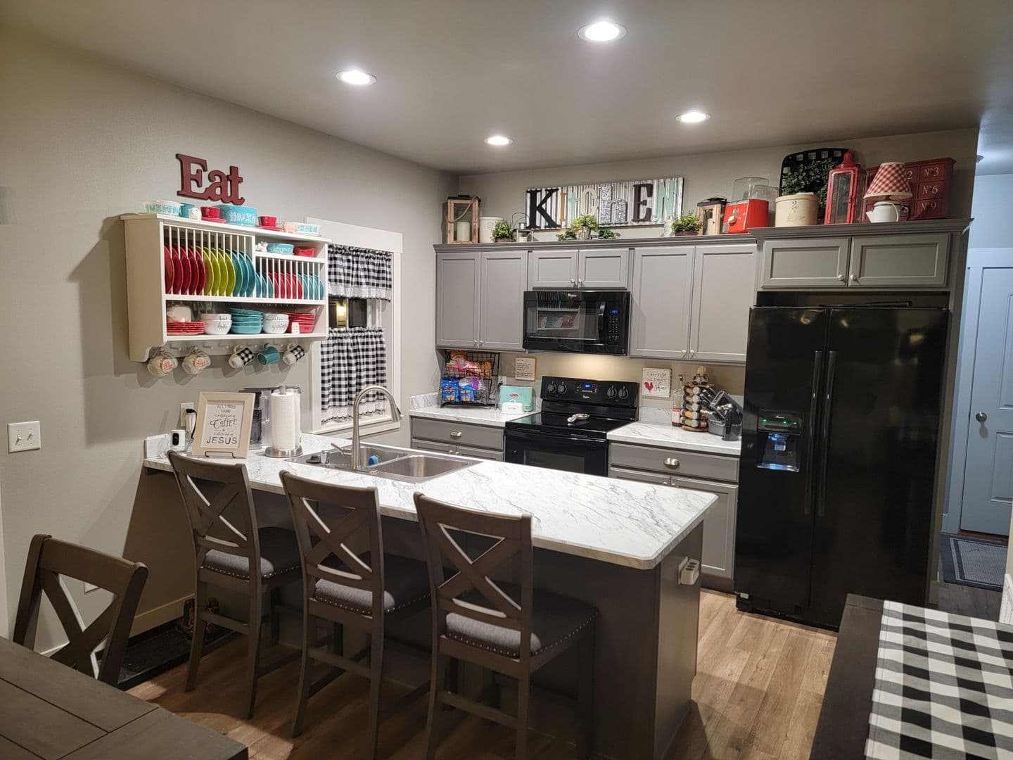 Billings House: 1645 Island View Drive
