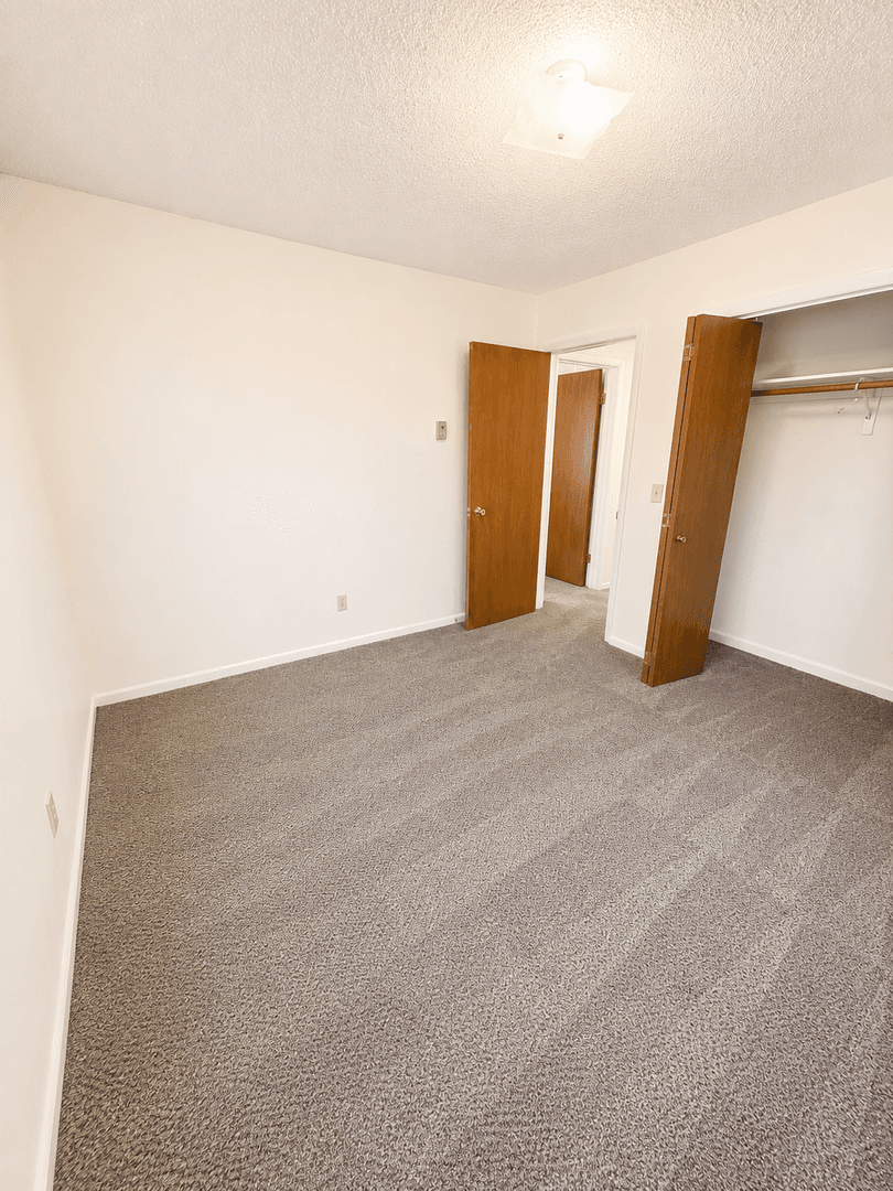 Billings Apartment: 1537 Westchester Square E.
