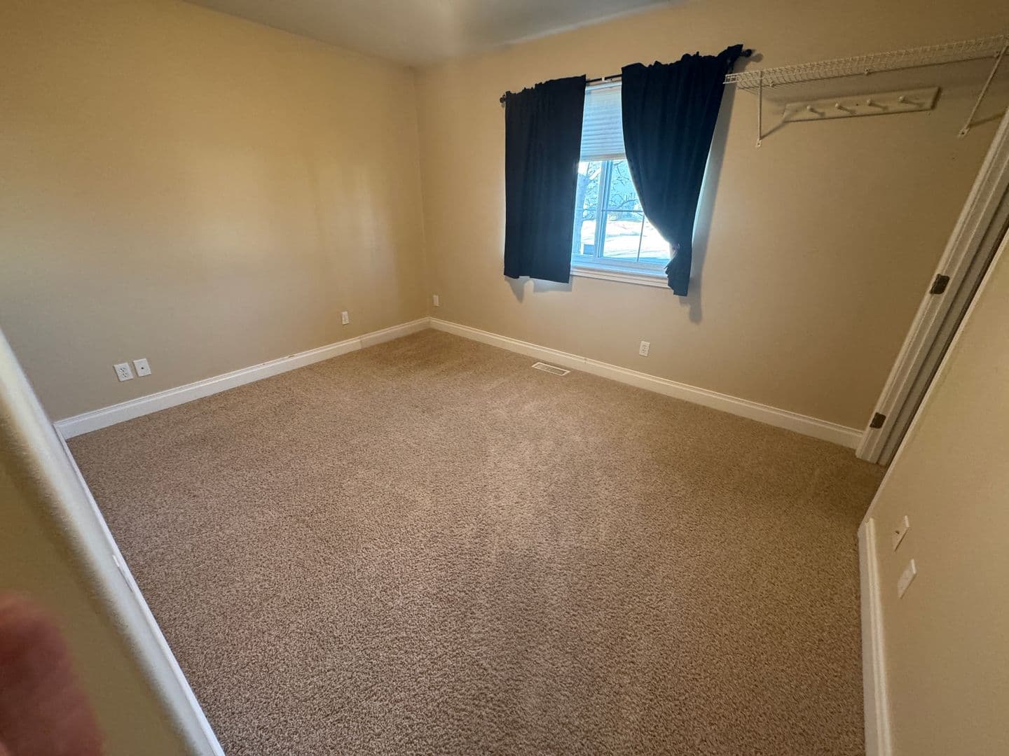 Billings Apartment: Country Manor Blvd
