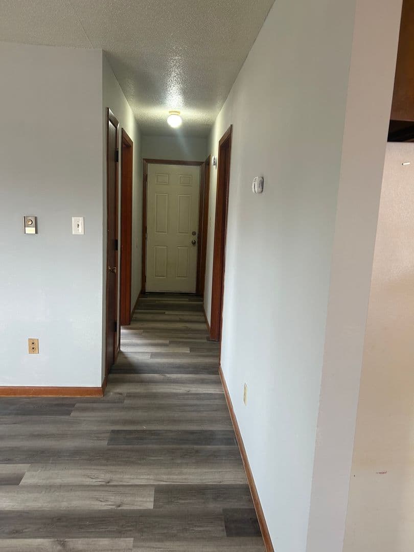 Columbia Apartment: 1101 E. South Elizabeth St.
