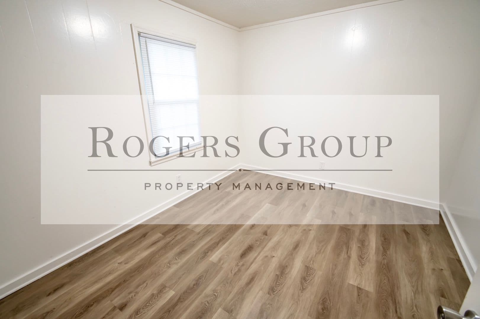 Henderson Apartment: 807-809 Hughes St