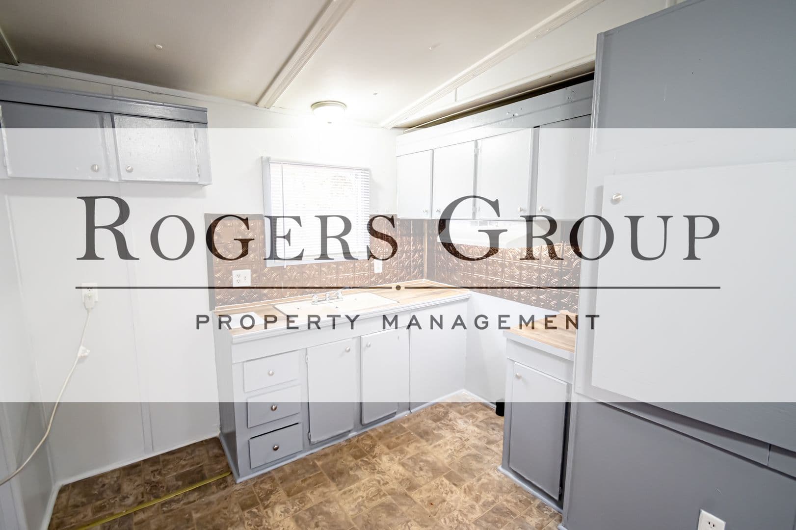 Henderson House: 1592 East Coachway Dr Lot #6