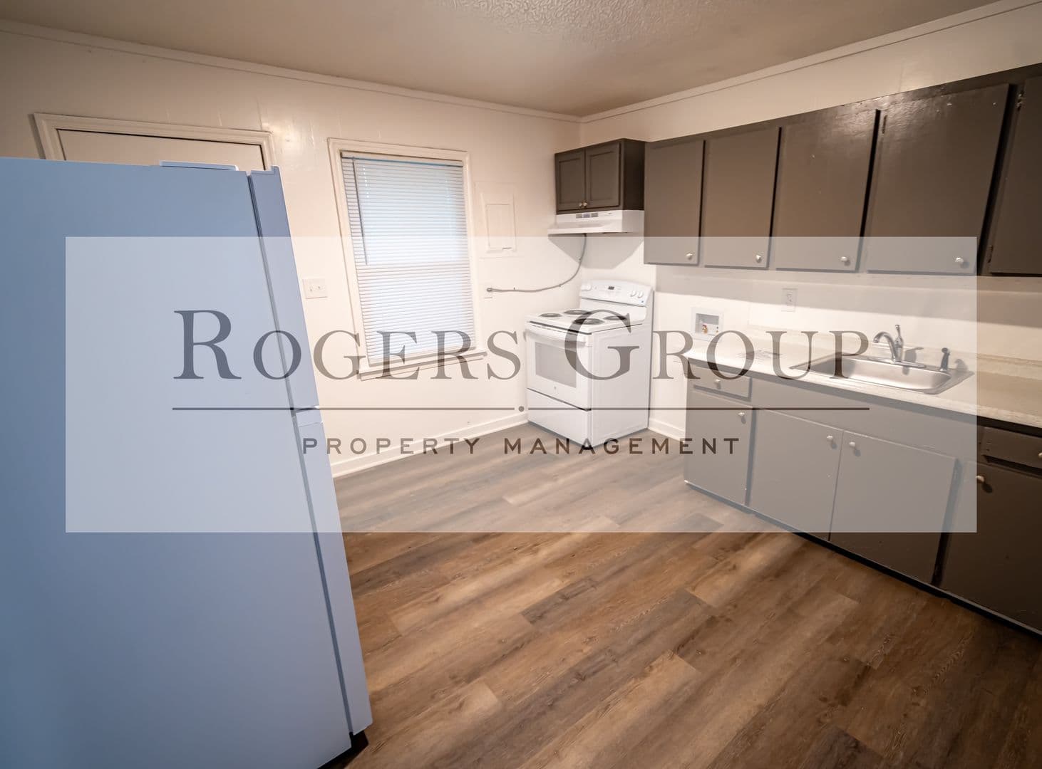Henderson Apartment: 996-998 Hughes St