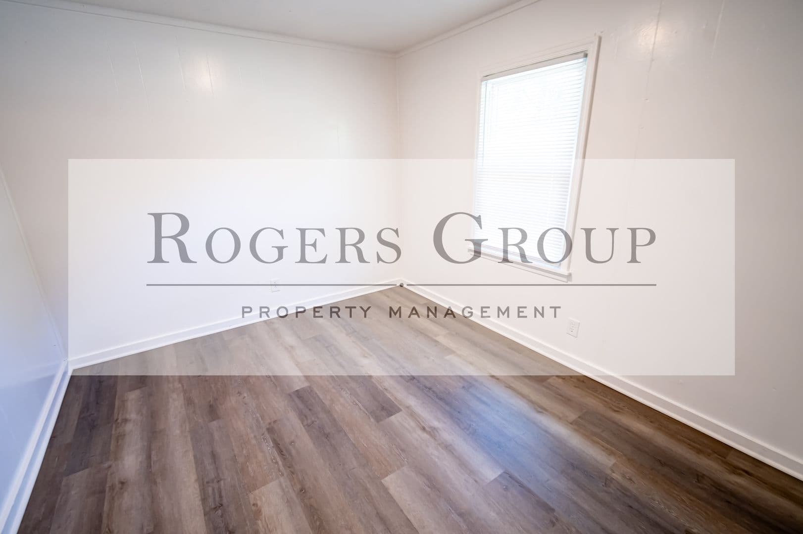 Henderson Apartment: 996-998 Hughes St