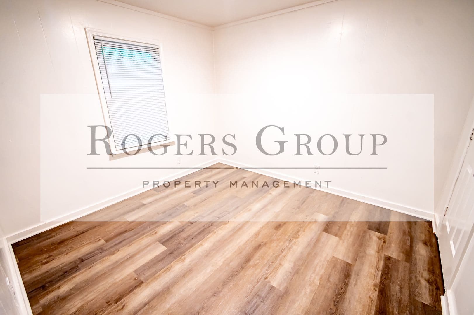 Henderson Apartment: 996-998 Hughes St