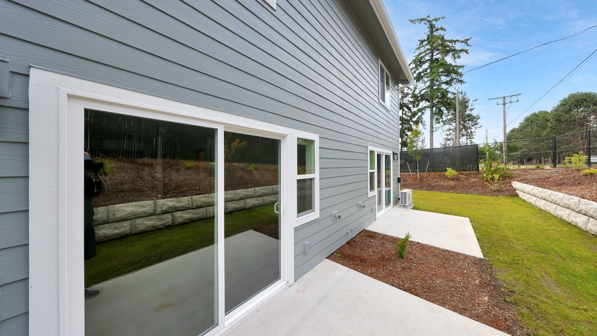Oak Harbor Townhome: 120 Ne 10th Ave #F2