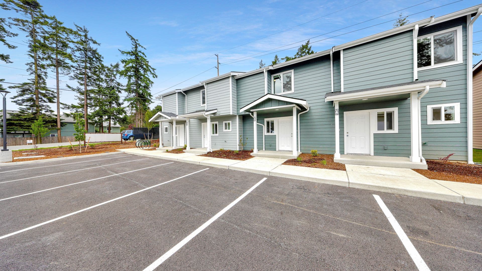 Oak Harbor Townhome: 120 Ne 10th Ave #F2