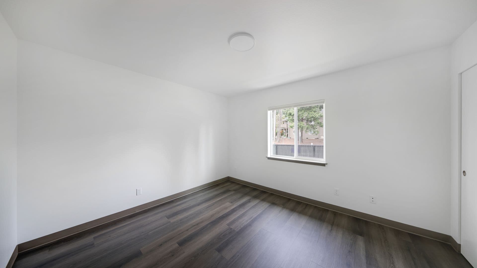 Oak Harbor Townhome: 120 Ne 10th Ave #C3