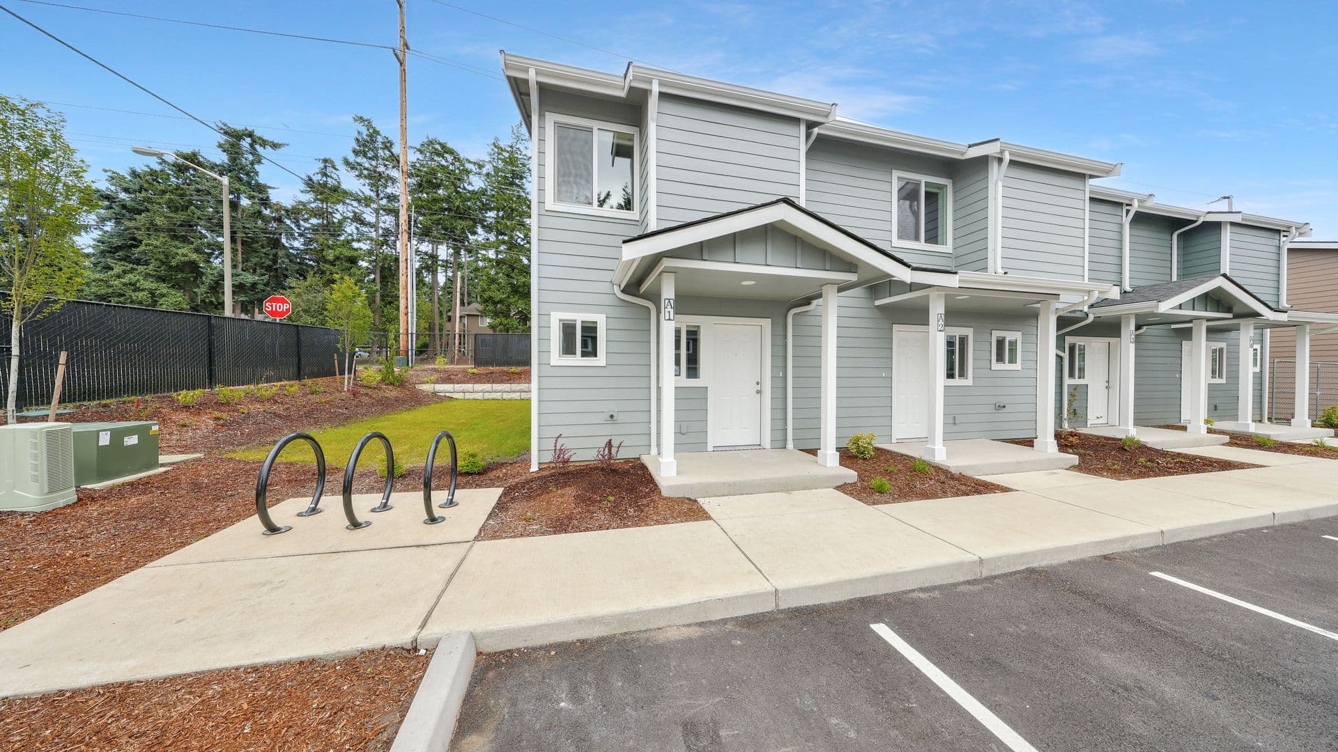 Oak Harbor Townhome: 120 Ne 10th Ave #C3