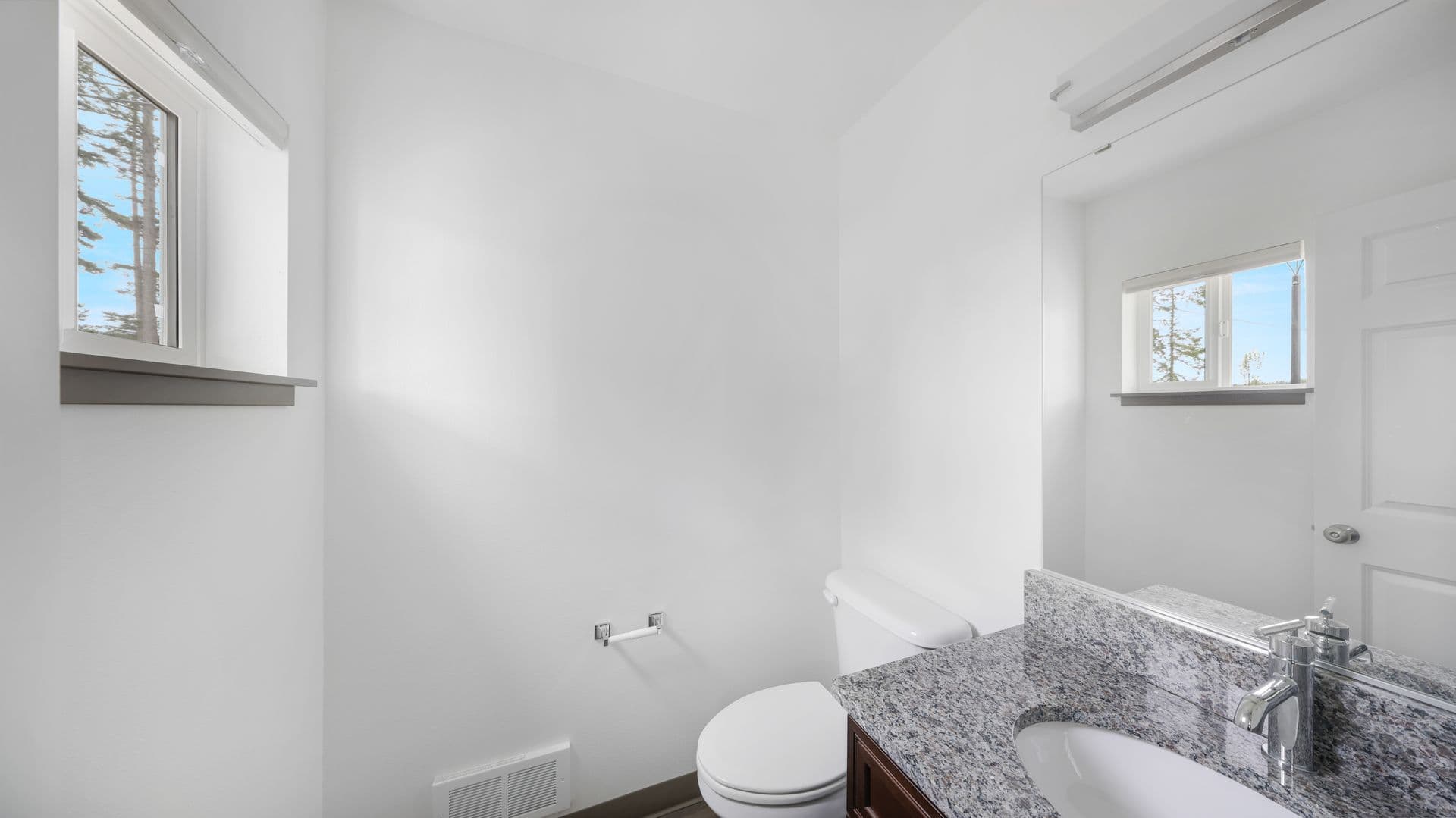 Oak Harbor Townhome: 120 Ne 10th Ave #C3