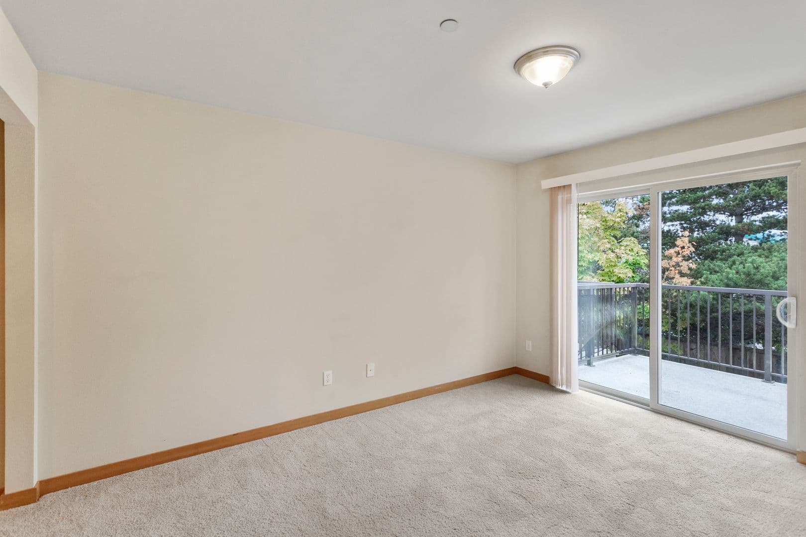 Oak Harbor Condo: 259 Se Ely St #B204
