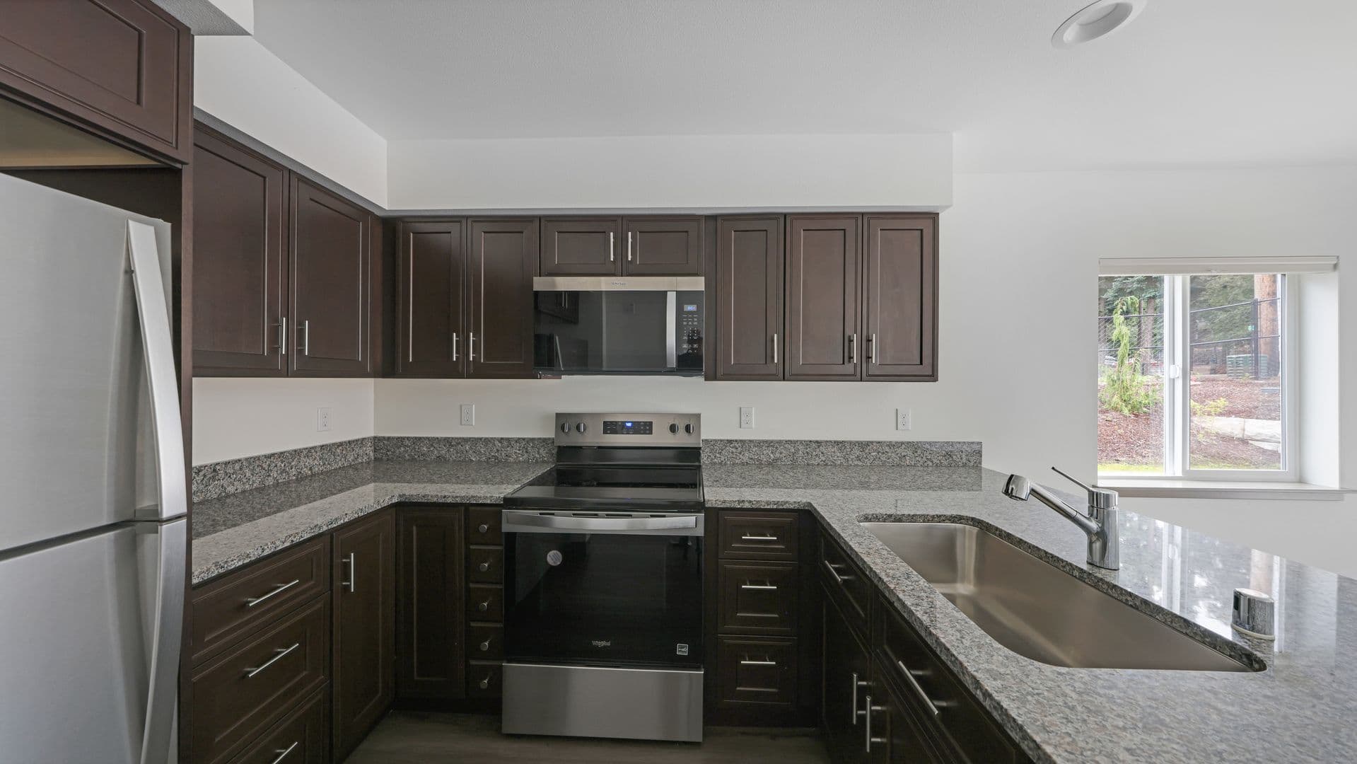 Oak Harbor Townhome: 120 Ne 10th Ave #C3