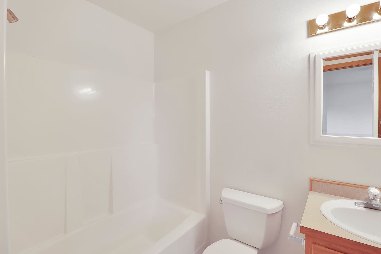 Oak Harbor Multiplex: 676 Nw Paragon Pl #1