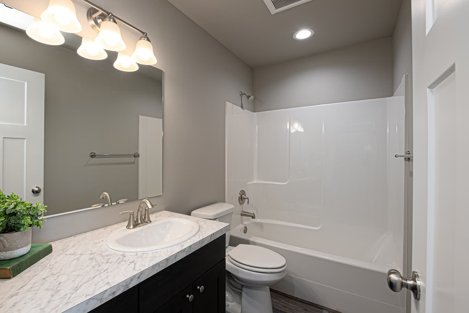 Oak Harbor Condo: 259 Se Ely St #A4