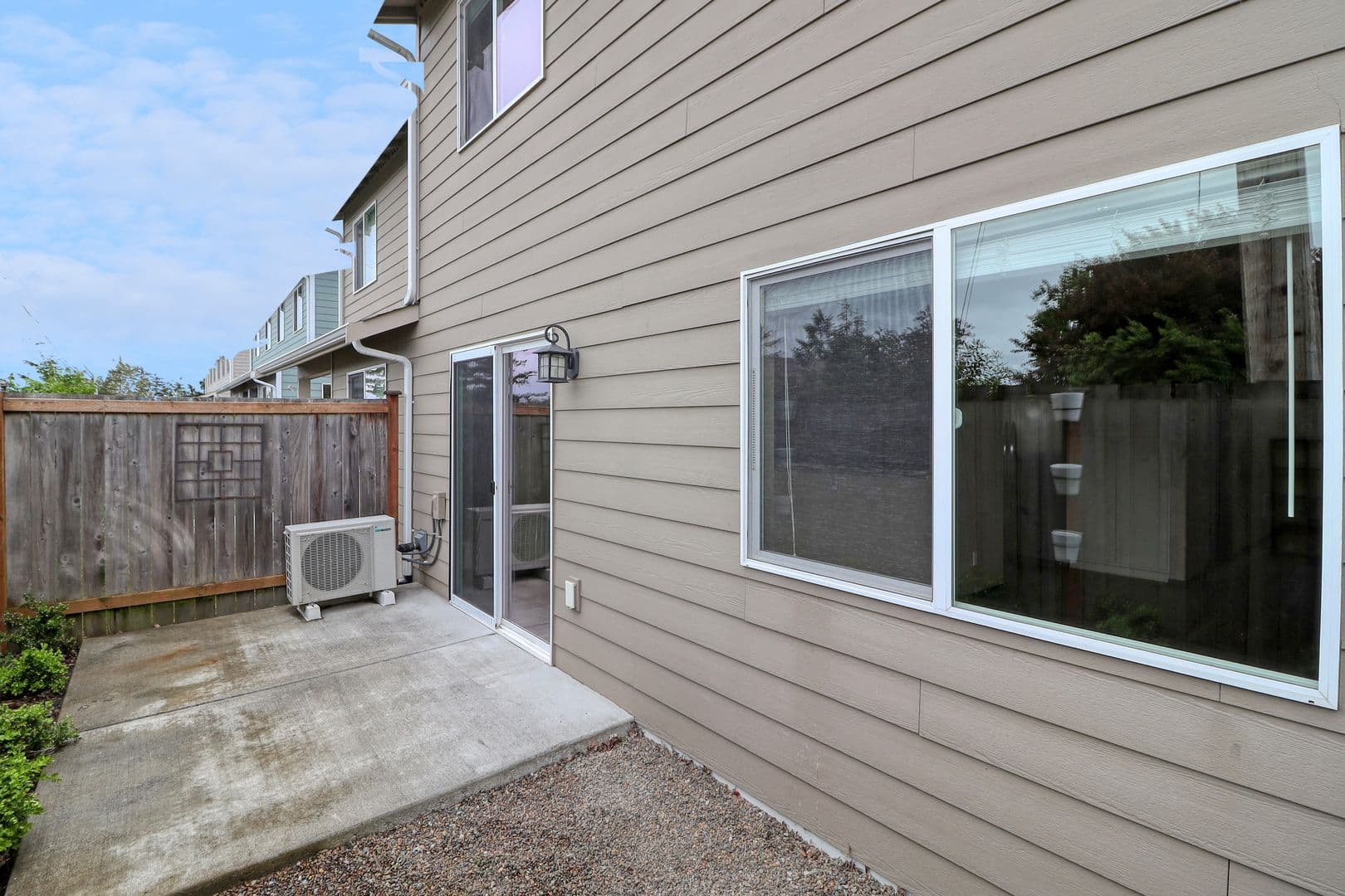 Oak Harbor House: 45 Ne Melrose Dr