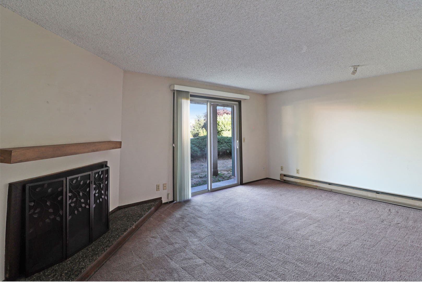 Oak Harbor Apartment: 395 S Oak Harbor St #103