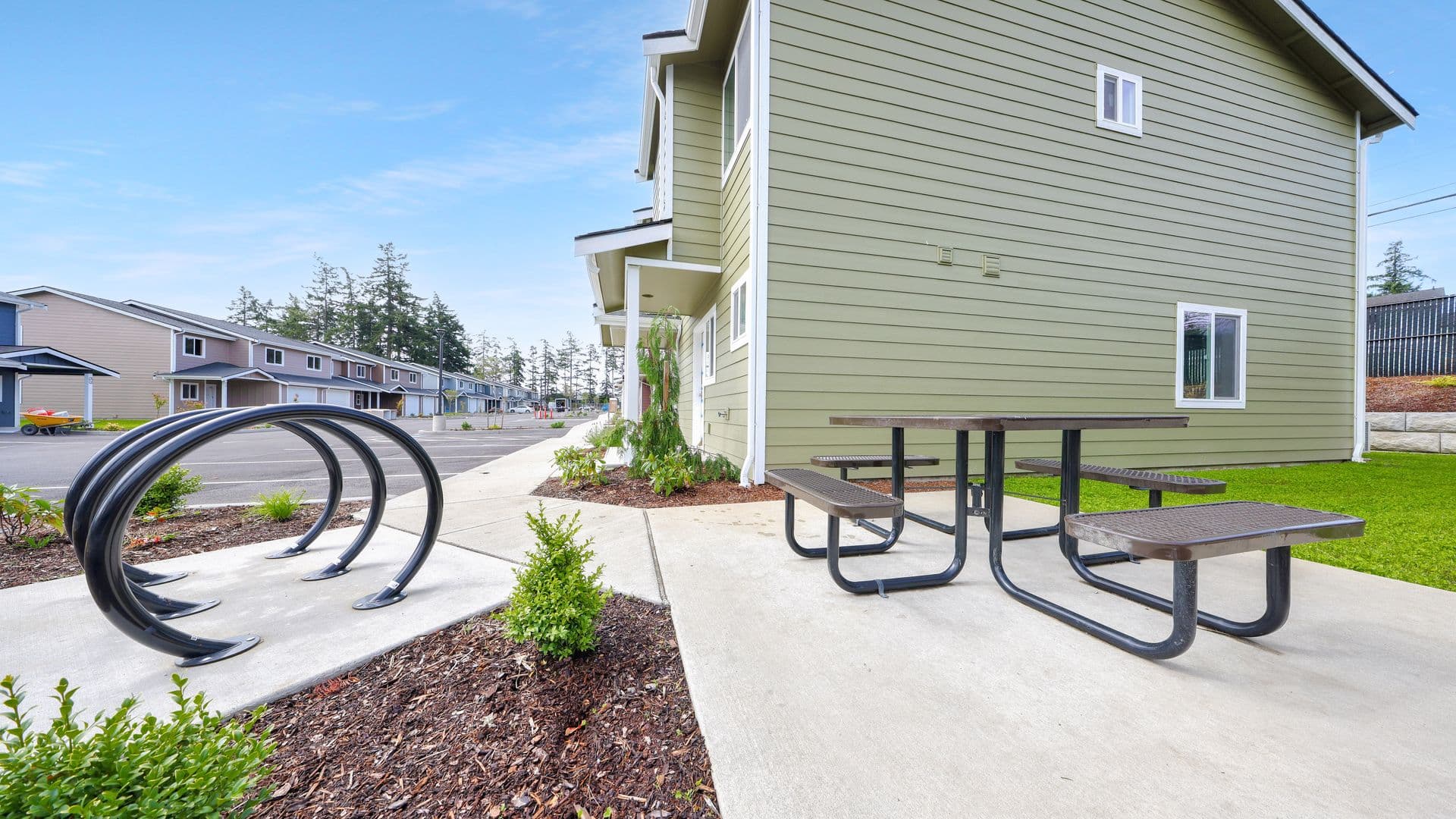Oak Harbor Townhome: 120 Ne 10th Ave #H1