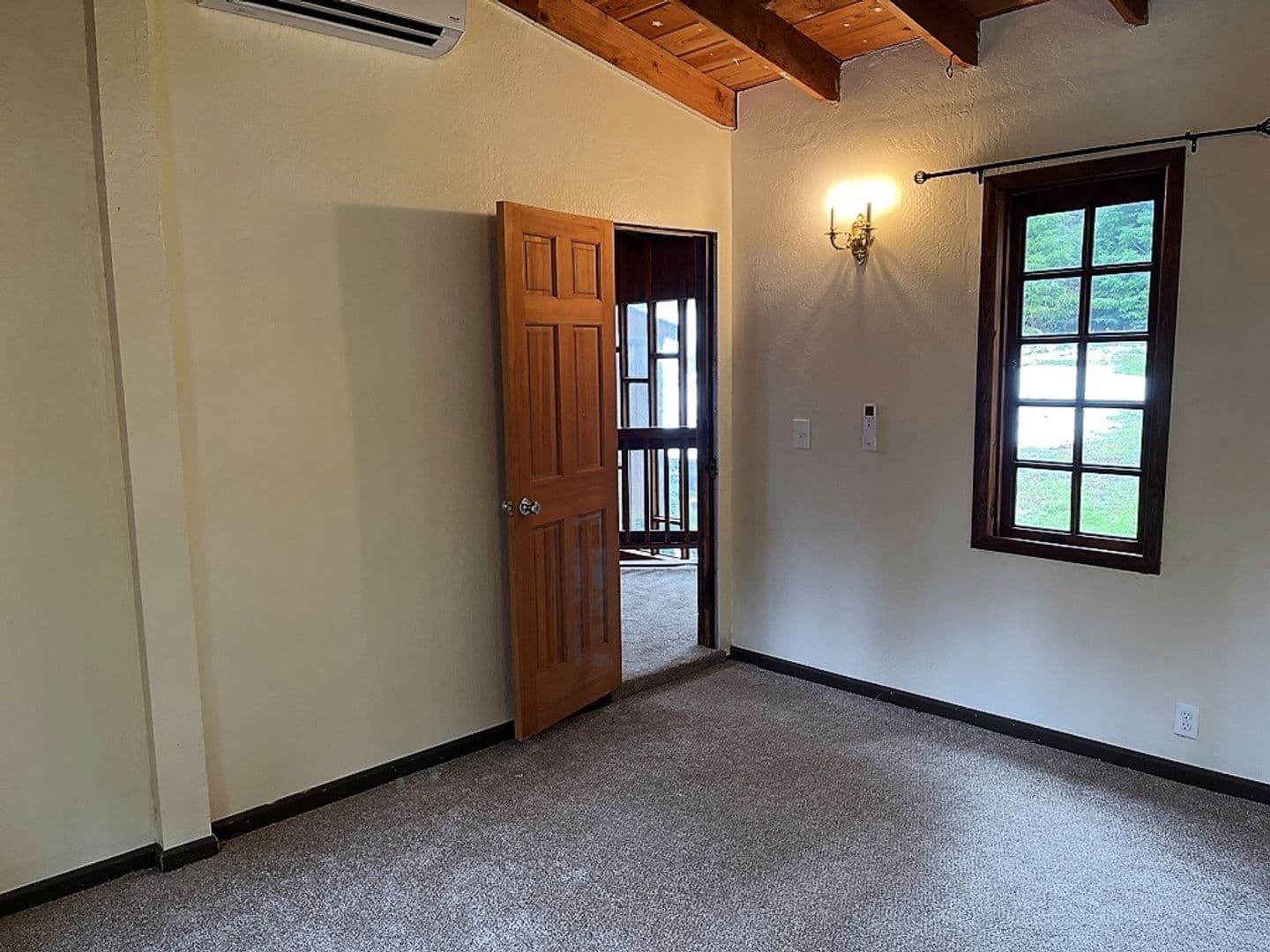 Kneeland Apartment: 4548 & 4576 Greenwood Heights Dr.