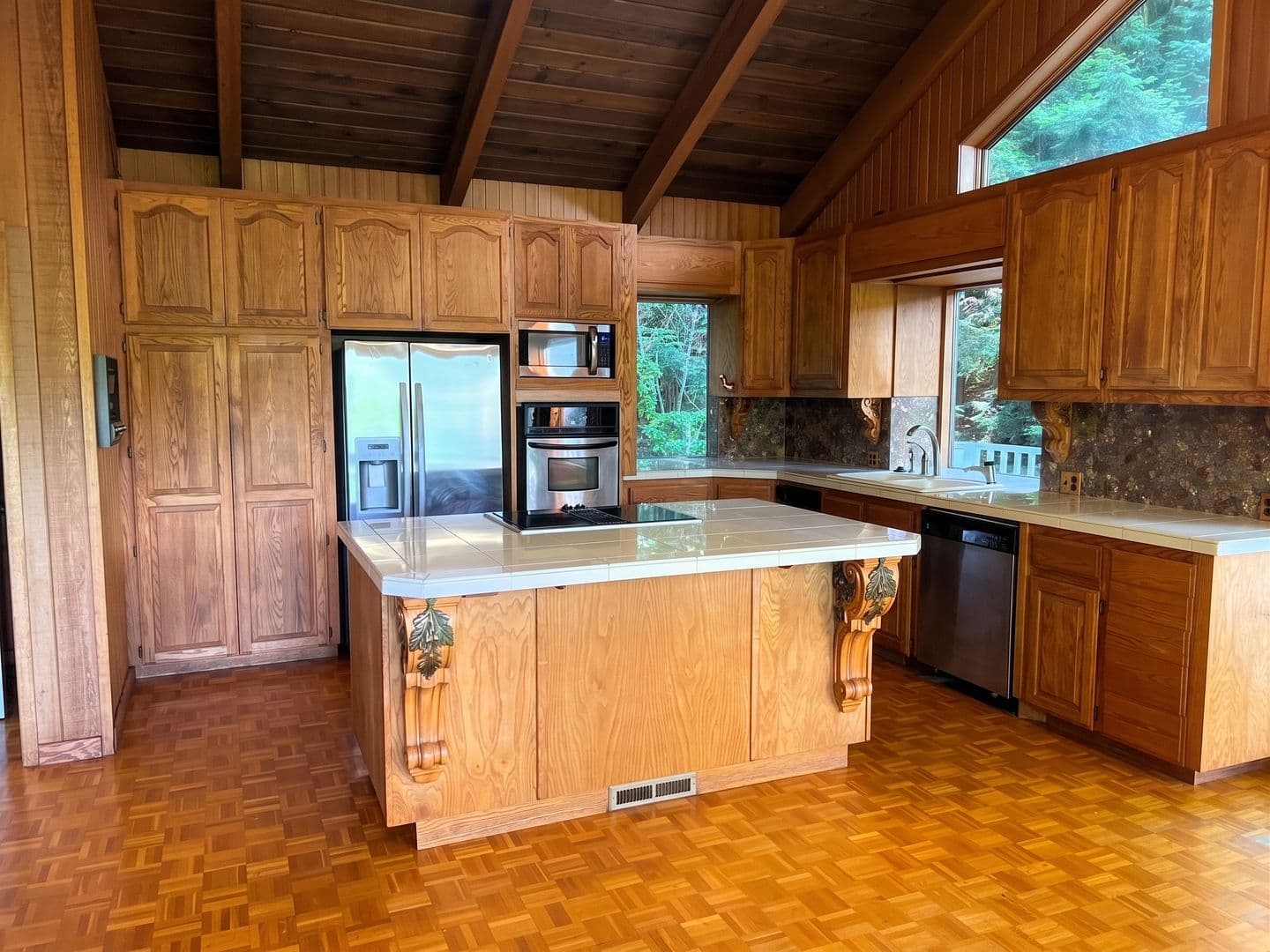 Eureka Apartment: 219 Boyle Drive