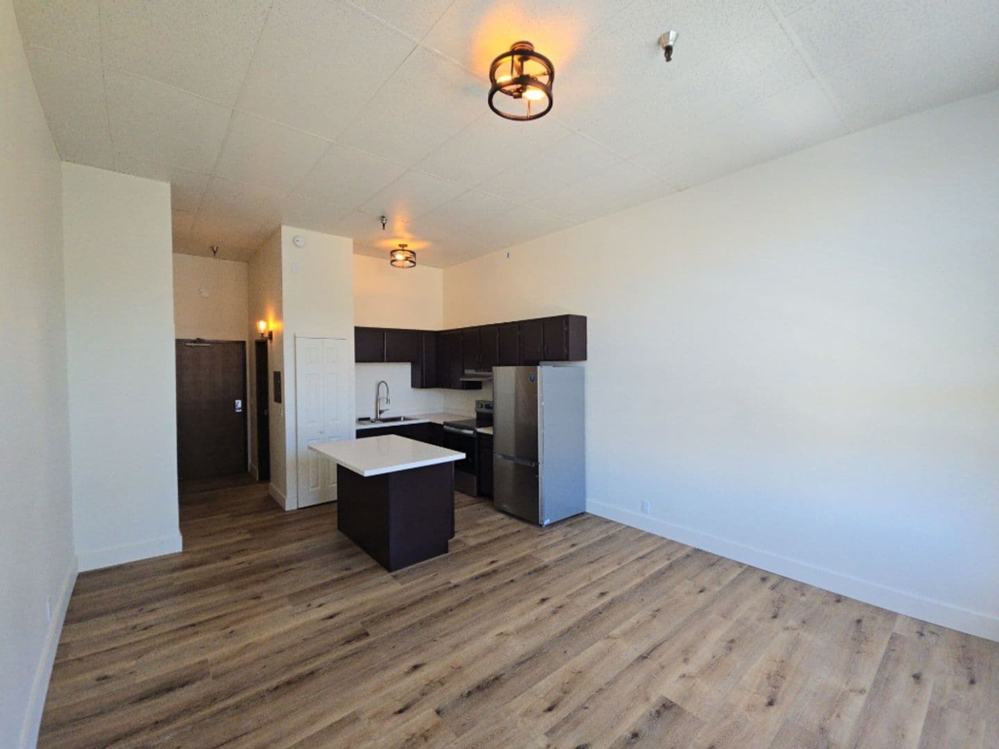 Eureka Apartment: 212 E Street