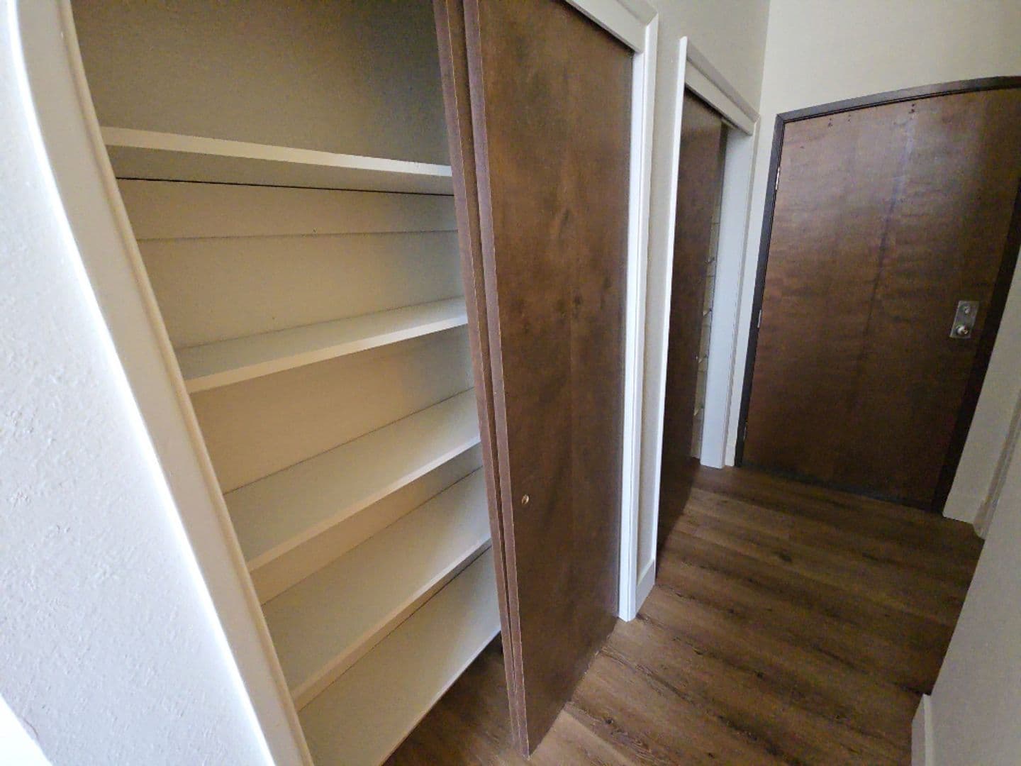 Eureka Apartment: 212 E Street