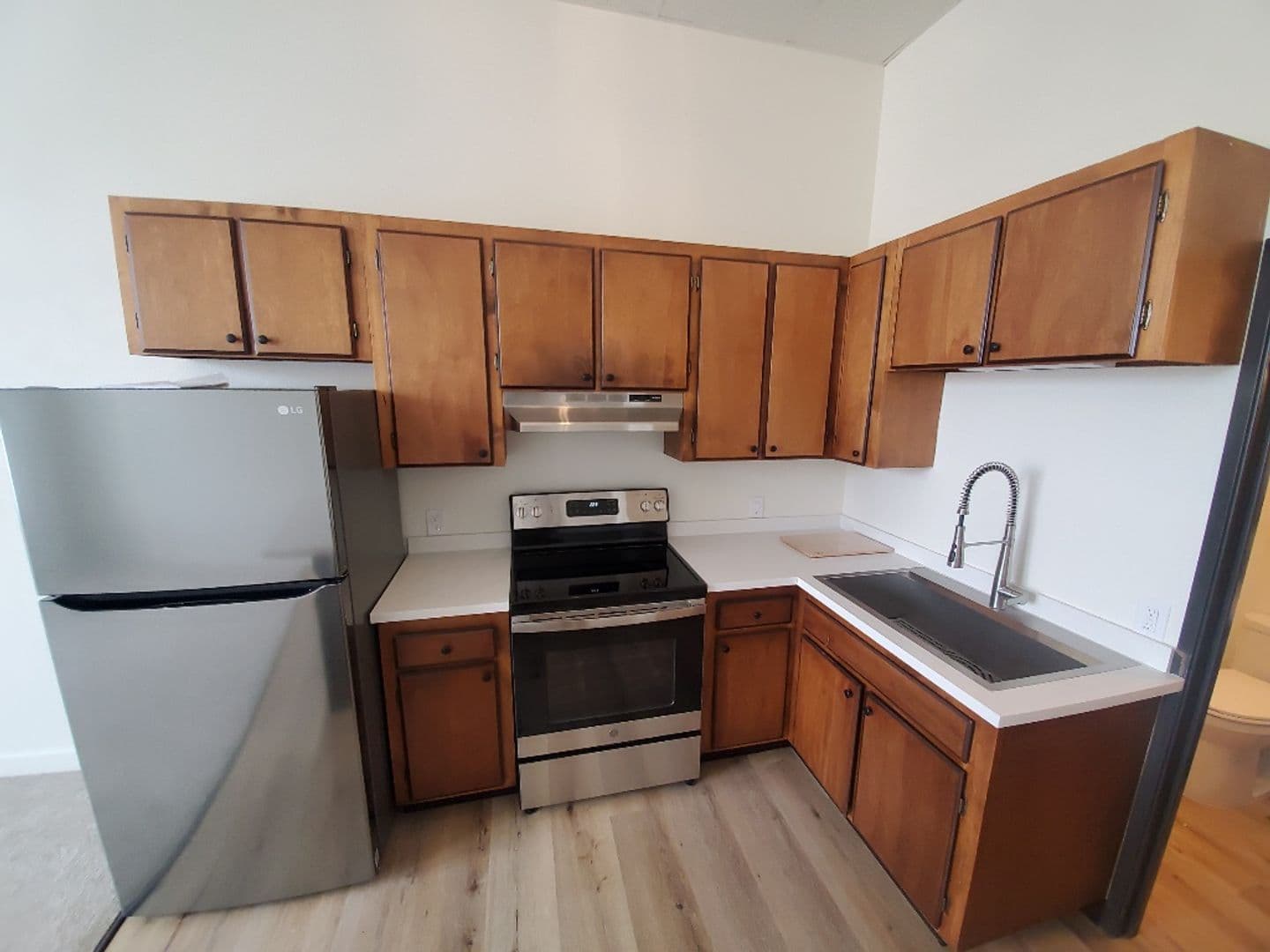 Eureka Apartment: 212 E Street