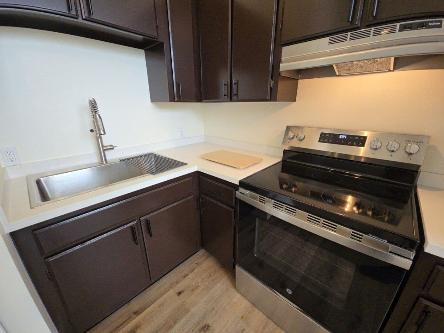 Eureka Apartment: 212 E Street