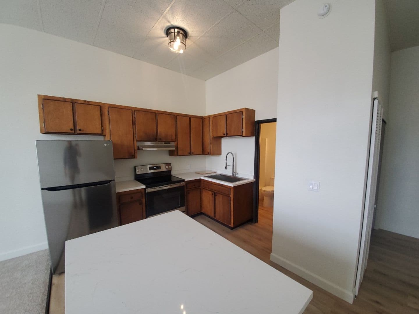Eureka Apartment: 212 E Street