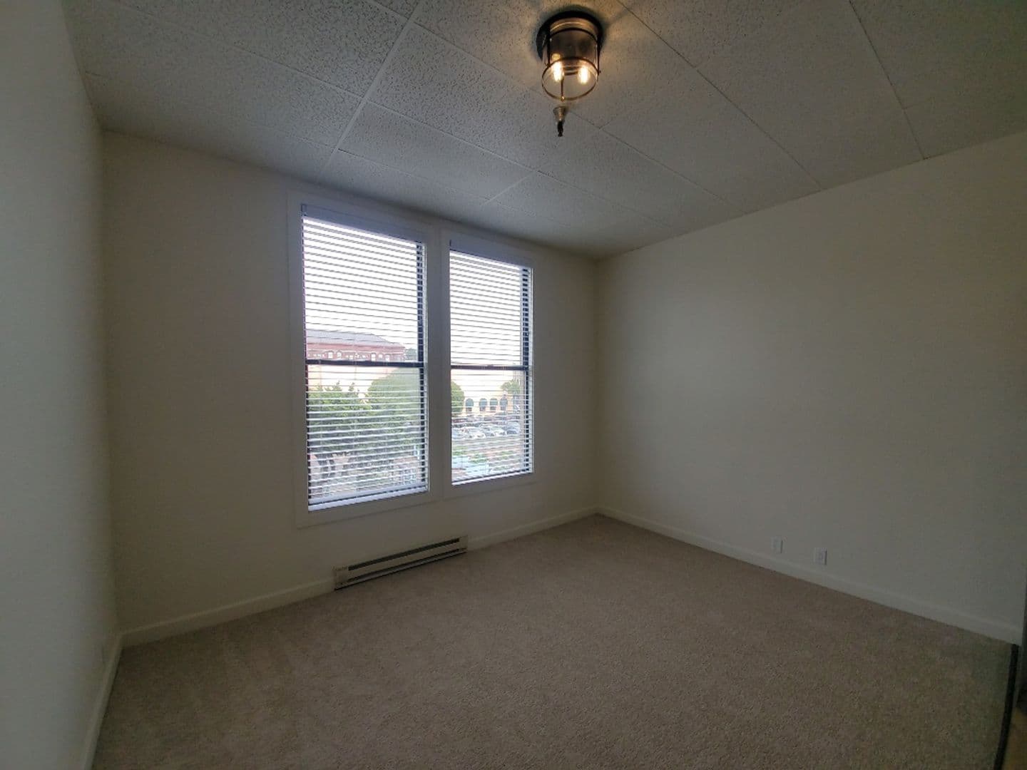 Eureka Apartment: 212 E Street