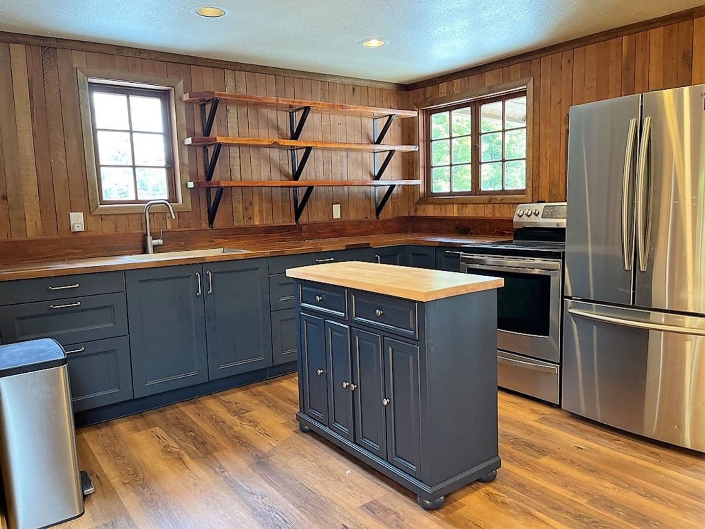 Kneeland Apartment: 4548 & 4576 Greenwood Heights Dr.