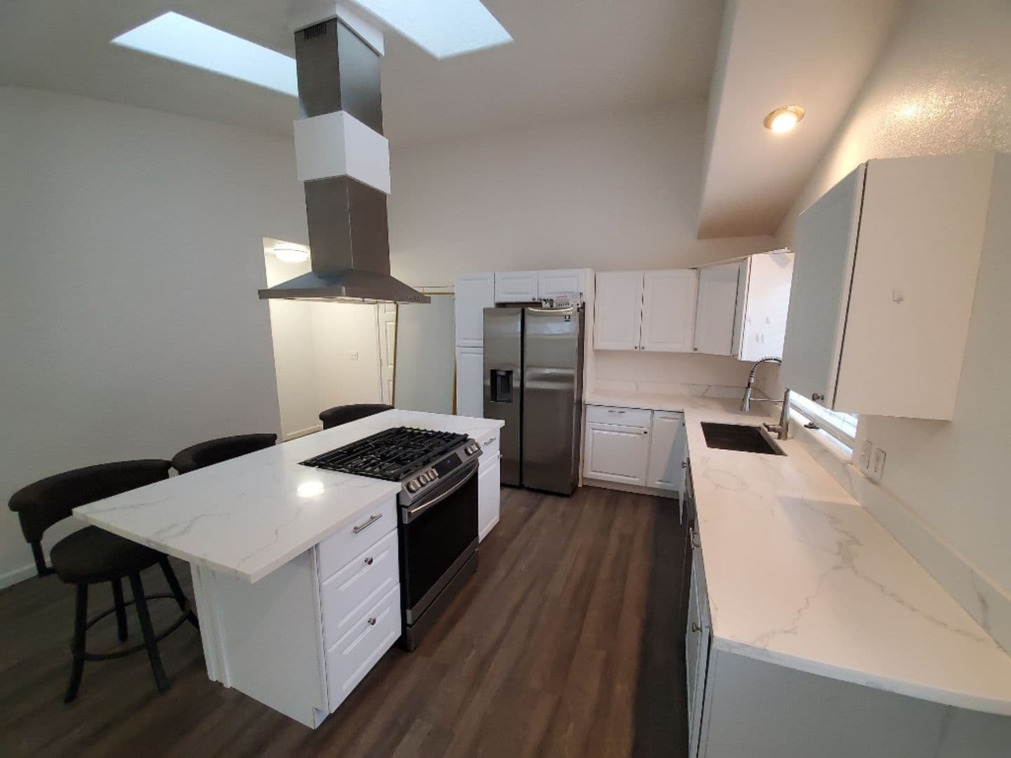 Arcata Apartment: 922 Crescent Way