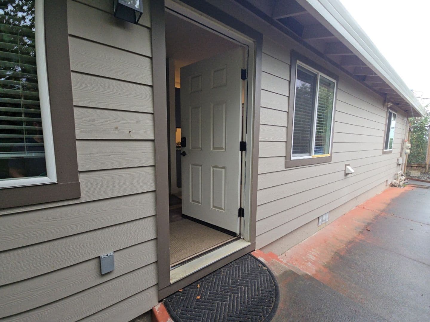 McKinleyville Apartment: 1655 - 1659 Fischer Ave.