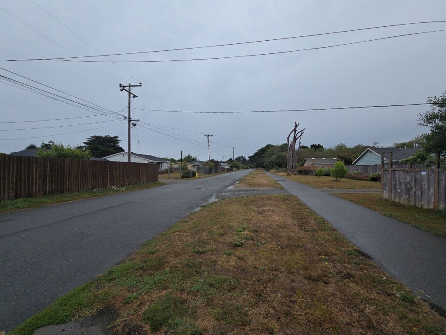 McKinleyville Apartment: 1655 - 1659 Fischer Ave.