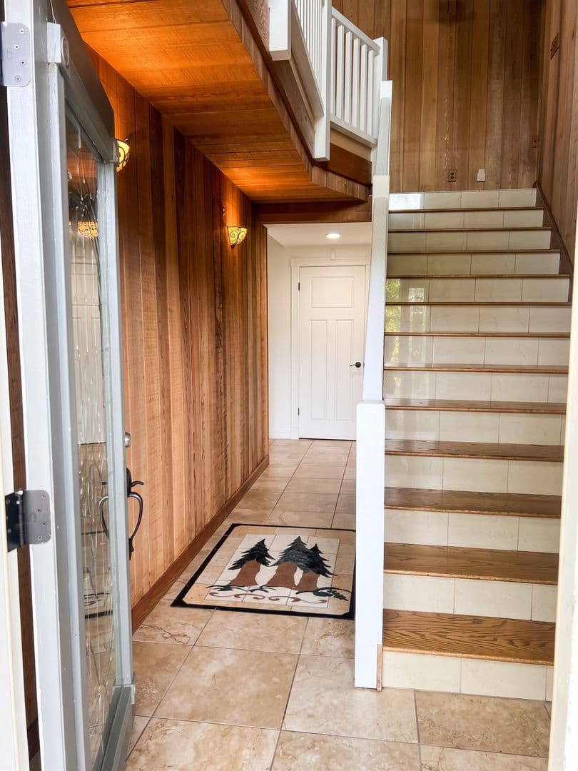 Eureka Apartment: 219 Boyle Drive